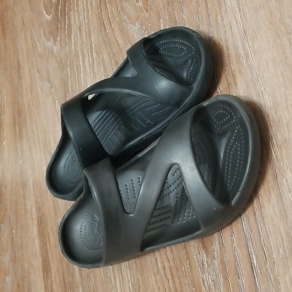 (6) Dawgs Comfortable Sandals Beach Vacation Minimalist Casual Resortwear